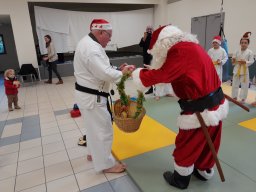 e20221217photoparcnoelnoelkarate 1217